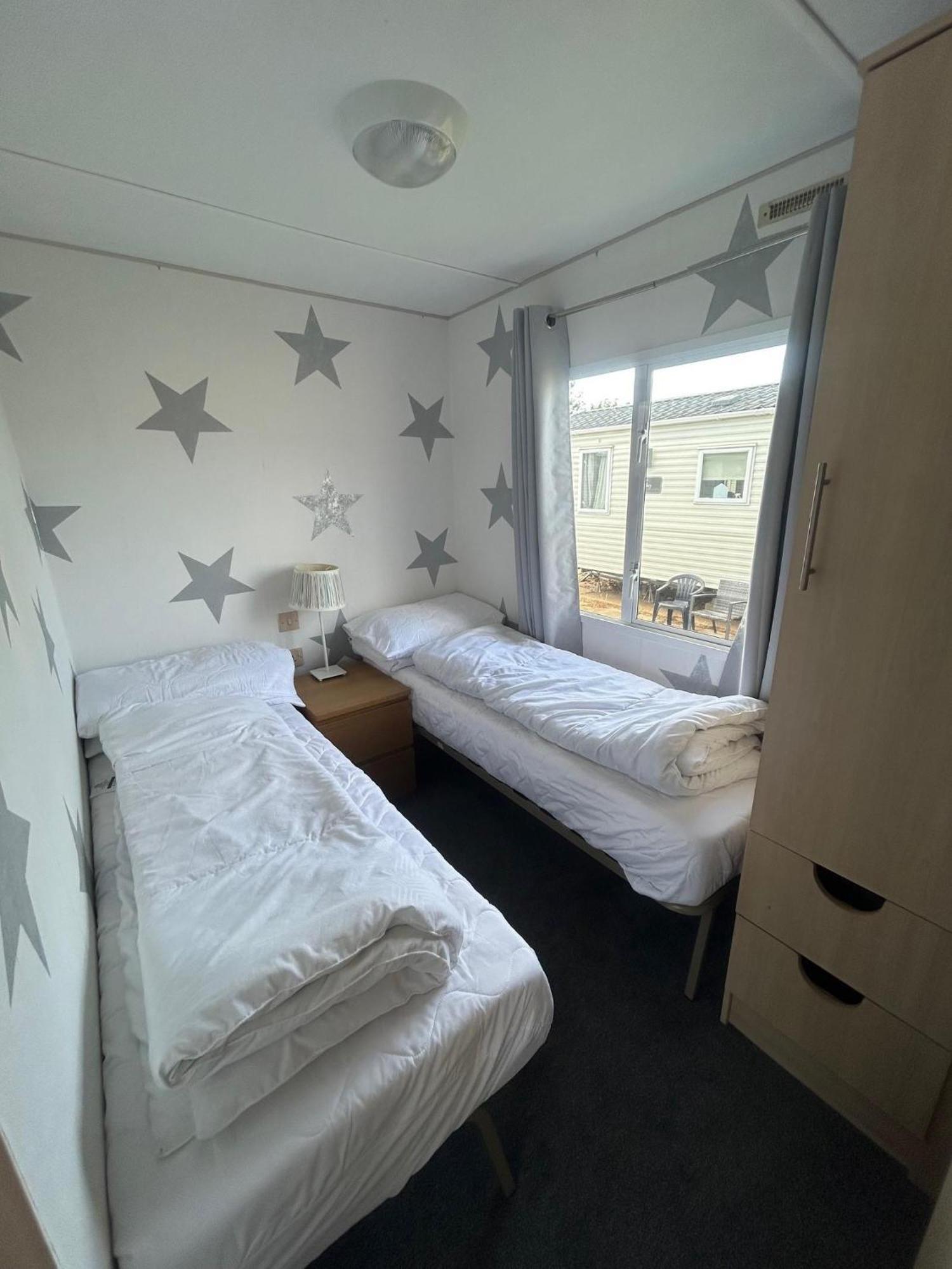 6 Berth Caravan For Hire By The Beach In Heacham, Norfolk Ref 21038C Esterno foto